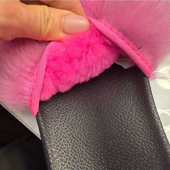 UGG Royale Pink Slides Women's Size 8 Fluffy Fur Sandals Slippers - Picture 5 of 9